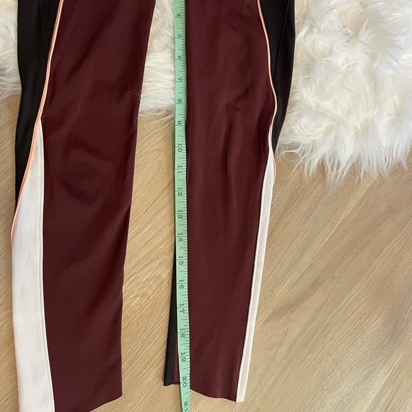 Athleta Velocity Stash Pocket Colourblock Capri - Picture 15 of 16